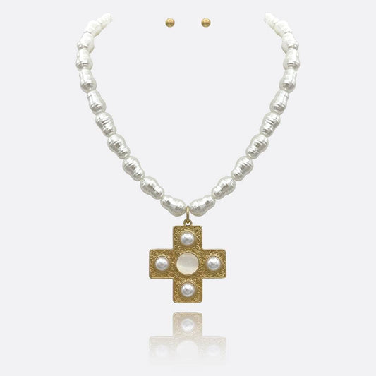 STATEMENT CROSS W PEARL NECKLACE  K-10046