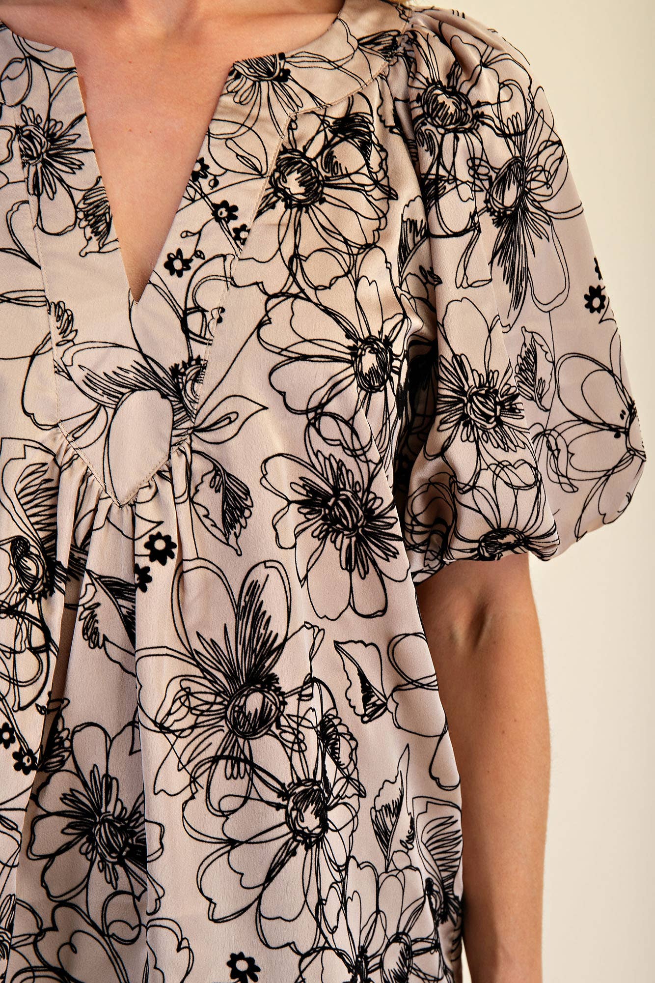 V-Neck Stitch Placket Puff Sleeve Top