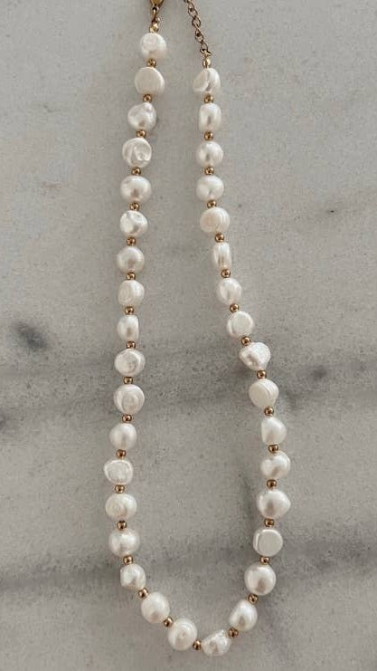 GLAM PEARL NECKLACE