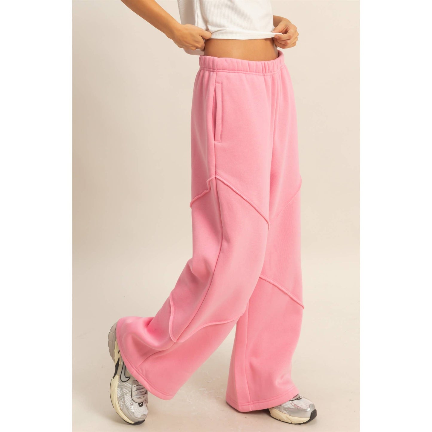 Relaxed-Fit Jogger Pants With Pocket Detail