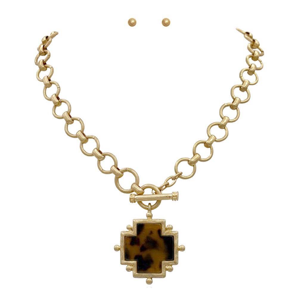 WIDE CROSS PENDANT CIRCLE LINK TOGGLE CLASP NECKLACE